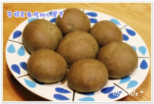 免揉芝麻核桃餐包 (3).JPG