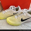 NIKE 撞色運動鞋尺寸 US 7.5  2000 台幣