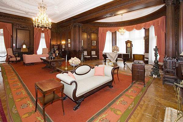 Oak_Room_Casa_Loma_Toronto_Canada