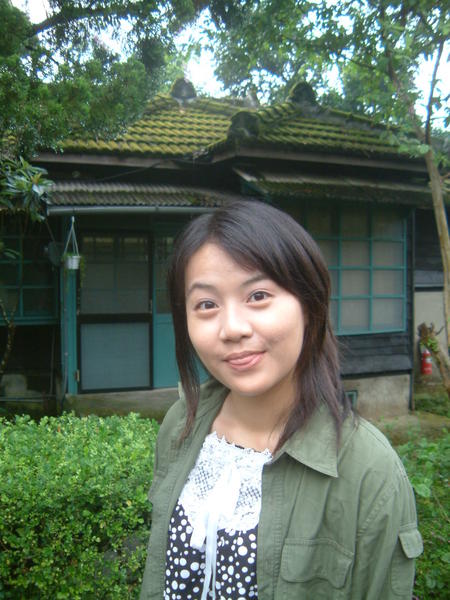 KIKI扮鬼臉