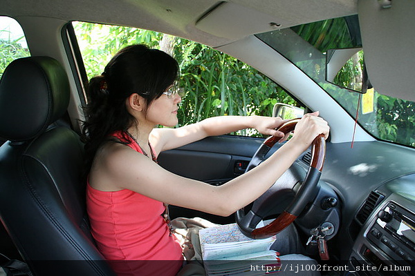 我們自己開車自己看地圖認路  愜意的自助旅行~