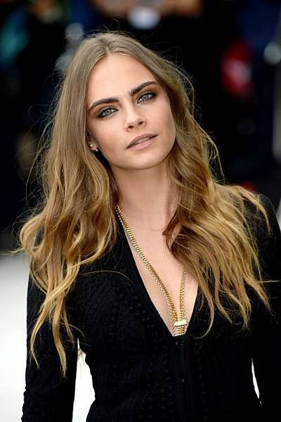 02-Cara Delevingne.jpg