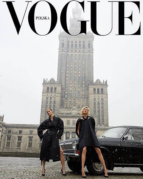 08-Malgosia Bela %26; Anja Rubik for Vogue Polska by Juergen Teller.jpg