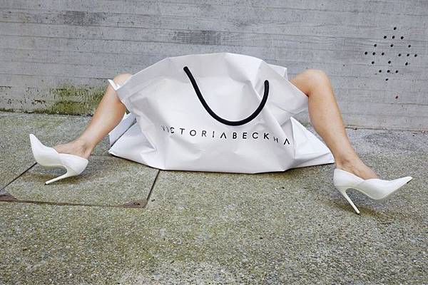 Victoria-Beckham-10th-Anniversary-Campaign02.jpg