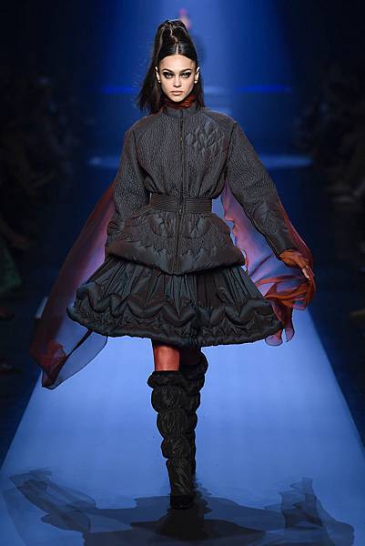 jean-paul-gaultier-couture-fall-2019-paris-fashion-week-pfw-18.jpg