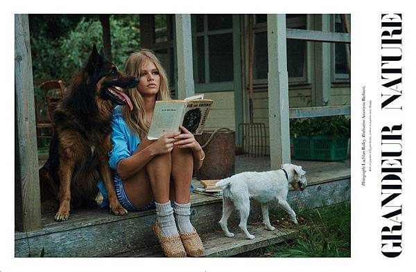 Anna-Ewers-Outdoor-Editorial01.jpg