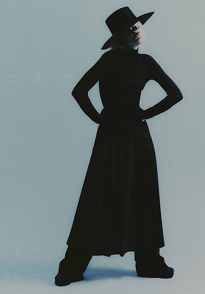 ALBERTA-FERRETTI-FW21-Sam-Rock-01.jpg ALBERTA-FERRETTI-FW21-Sam-Rock-01.jpg