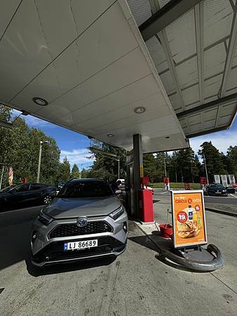 第一次歐洲自駕·挪威 【租車】·【停車費】·【油錢】·【過路 第一次歐洲自駕·挪威 【租車】·【停車費】·【油錢】·【過路