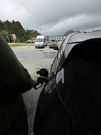 第一次歐洲自駕·挪威 【租車】·【停車費】·【油錢】·【過路 第一次歐洲自駕·挪威 【租車】·【停車費】·【油錢】·【過路