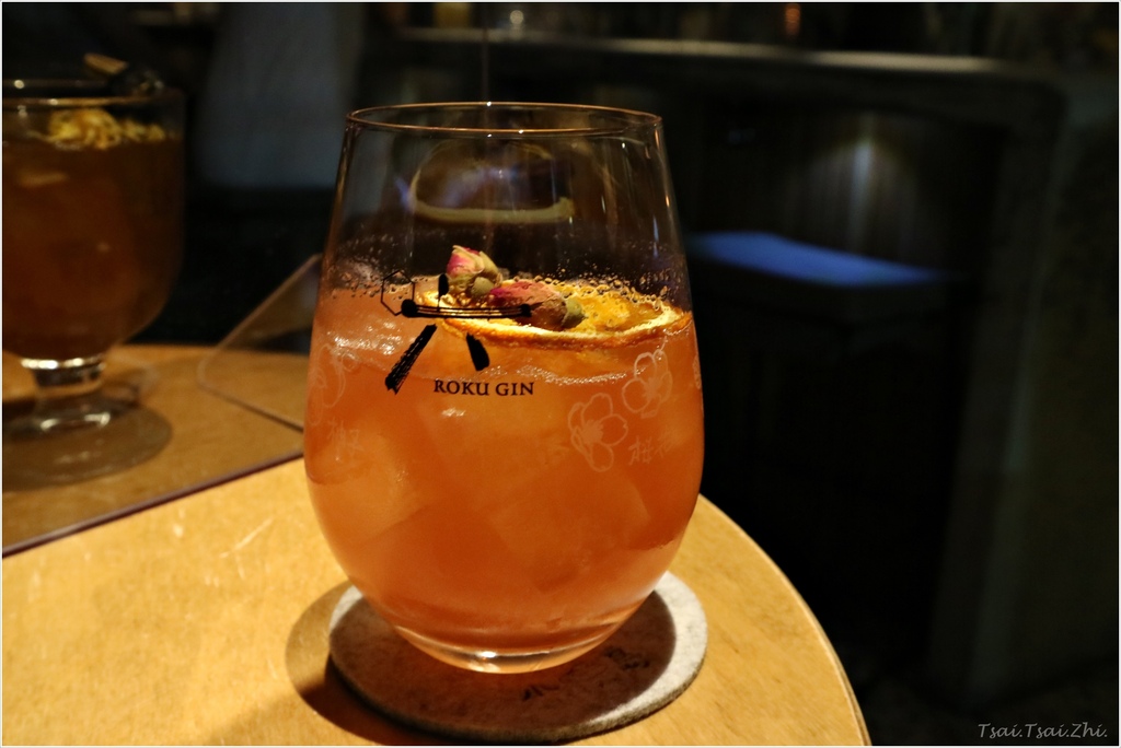 [高雄新興]小島茶酒Island Bar(小島公寓一樓)|選