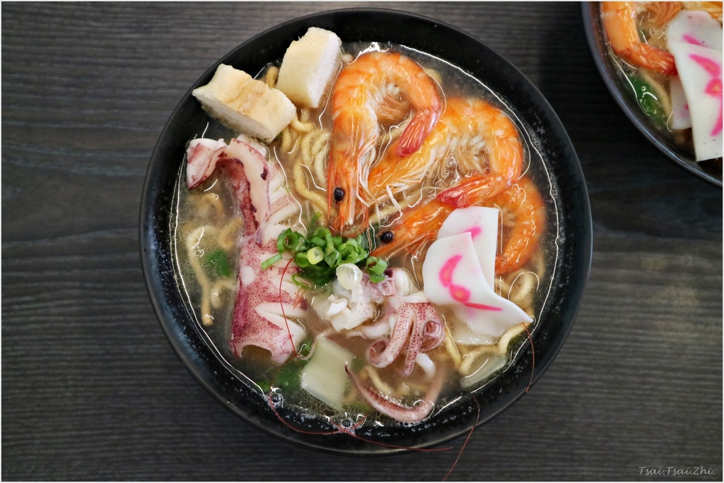 [食記] 台南 水仙宮古早味鍋燒麵  小卷鮮蝦意麵