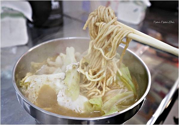 [台北中正]鴨香煲-公館店|超好吃的沙茶鍋燒意麵，辣味好喜歡