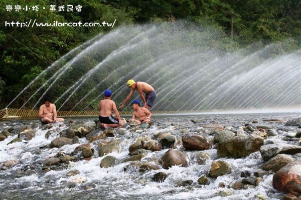 宜蘭民宿戀戀小棧~溪邊戲水