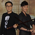 黎明、馮紹峰與劉亦菲以極現代的裝扮出現在《鴻門宴》發布會上04.jpg