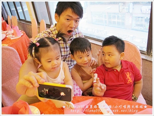 舅舅是孩子王～三個全交給他處理