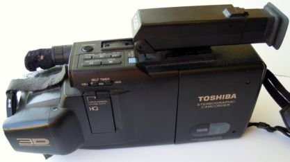 toshiba_3d_camcorder_02.jpg