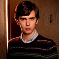 Freddie_Highmore_as_Norman_Bates1