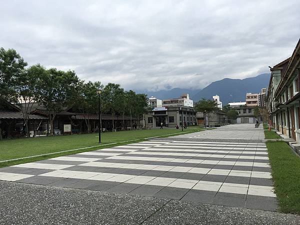 向日廣場 花蓮景點 花蓮文創園區 花蓮住宿 花蓮三天兩夜 花蓮兩天一夜 花蓮會館 花蓮民宿 花蓮旅館 花蓮飯店 花蓮旅店 花蓮賞鯨