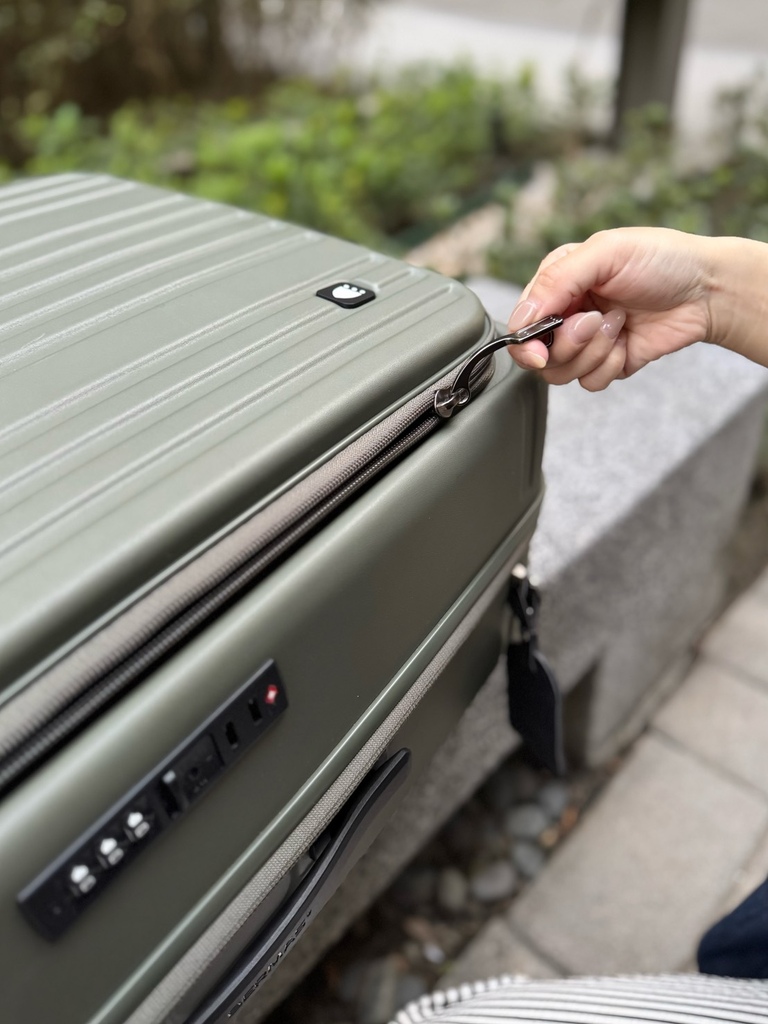 SWISS STYLEBERMAS TOP 2.0升級版 上掀前開式煞車行李箱 SWISS STYLEBERMAS TOP 2.0升級版 上掀前開式煞車行李箱