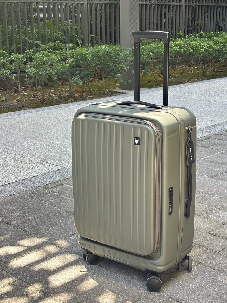 SWISS STYLEBERMAS TOP 2.0升級版 上掀前開式煞車行李箱 SWISS STYLEBERMAS TOP 2.0升級版 上掀前開式煞車行李箱