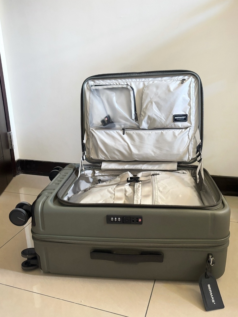 SWISS STYLEBERMAS TOP 2.0升級版 上掀前開式煞車行李箱 SWISS STYLEBERMAS TOP 2.0升級版 上掀前開式煞車行李箱