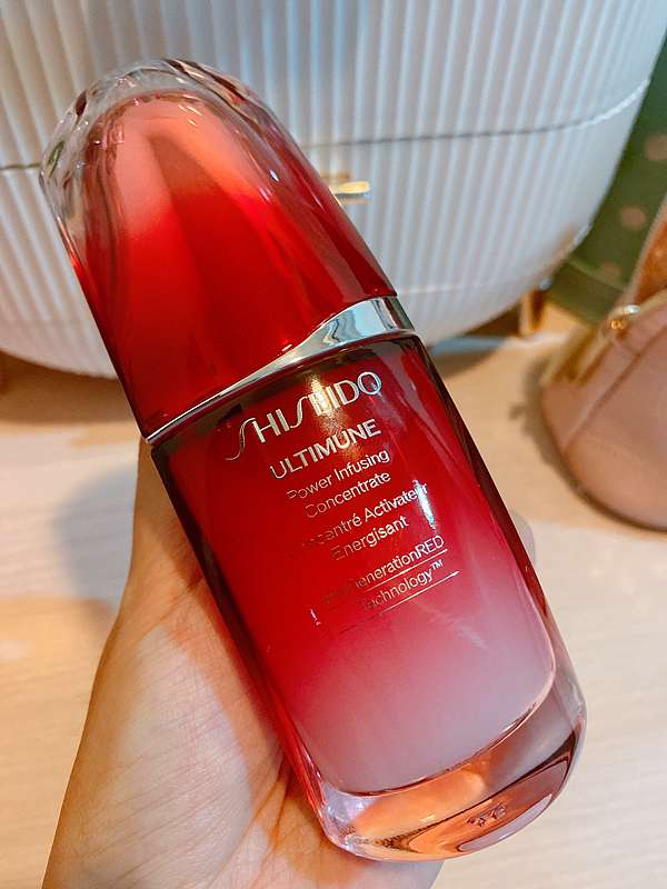 試用 全新資生堂小紅瓶shiseido 紅妍超導循環肌活露 一起體驗new電波精華的威力吧 離光最近的地方 The Closest Place To