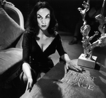 1-vampira2.jpg 1-vampira2.jpg
