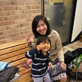 Uniqlo裡可愛的日本小孩