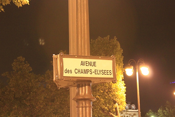 AVENUE des CHAMPS-ELYSEES