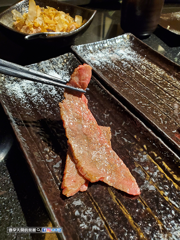 桃園美食中壢美食嗜燒肉黑毛和牛專門店桌邊烤和牛燒肉