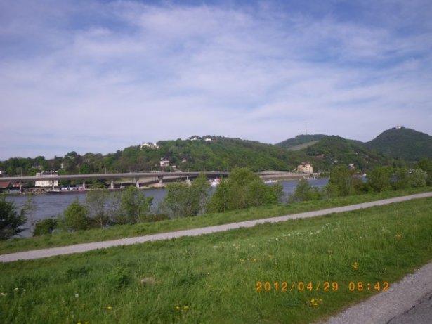 20120429 沿途河畔美麗風景