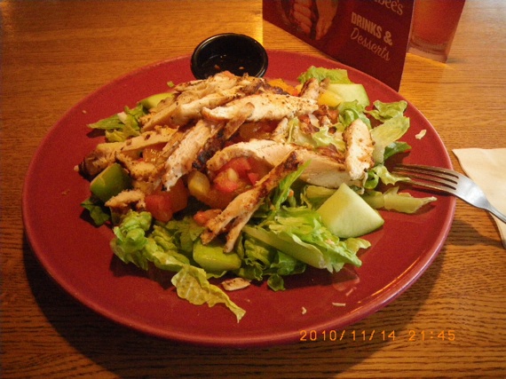 Applebee 雞肉沙拉.jpg