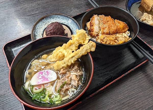 [食記] 資先生烏龍麵 北九州平價在地B級美食. 資さんうど