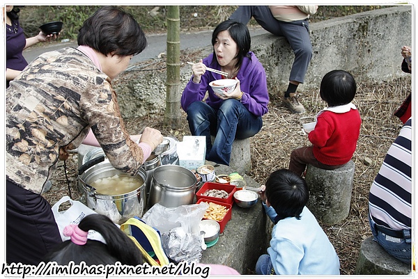 2011-01-09 信義鄉烏松崙賞梅花、梅子夢工場園區007.JPG