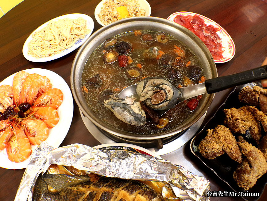天然食材,秋冬進補,枸尾雞,烏骨雞肉,養生,鴕鳥肉,現烤胡椒魚,台南美食,食紳枸尾雞,豬油麵線,豬油拌飯,烏骨雞