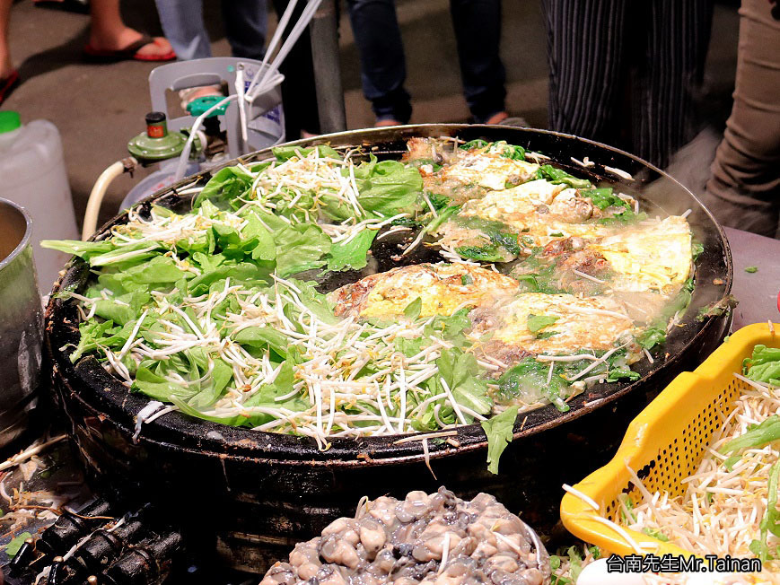 台南坤蚵仔煎,夜市小吃,在地美味,CP值高,蚵仔煎,古早味,茼蒿,台南,夜市,坤蚵仔煎,小吃,隱藏版,CP