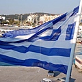 DSC_0813飄盪的希臘國旗.JPG