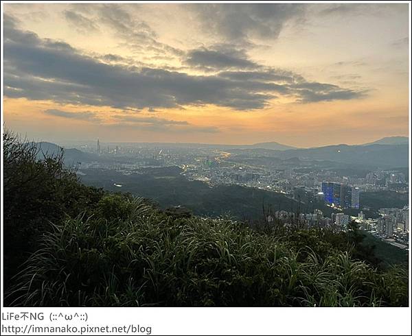 54_221003_102.jpg 54_221003_102.jpg