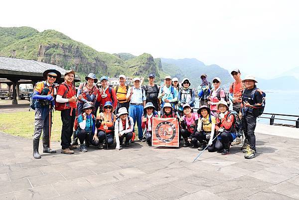 [新北瑞芳]搭公車去爬山。網美景點－臺灣百大必訪步道鼻頭角步