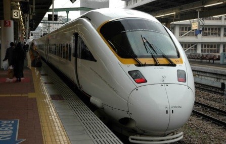 20131009-b 日本JR九州885系列