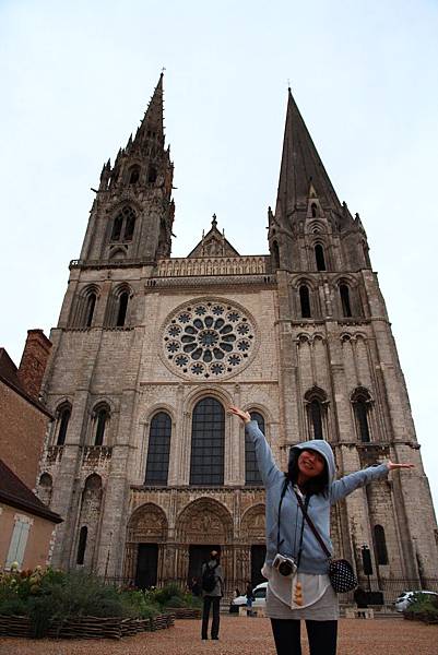 這裡就是夏特爾大教堂（Cathedrale Notre-Dame de Chartres）