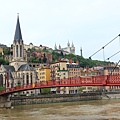 我們照計畫前進位於兩條河羅纳河（Rhone River）和索恩河（Saone River）中央的老城區