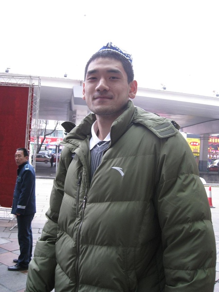 鍾誠本來就像阿富汗人，現在完全是回到老家