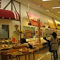 KASUMI的麵包+熟食區