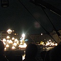 晚上在地中海港灣的最大型表演!!滿滿的蠟燭~