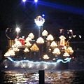 晚上在地中海港灣的最大型表演!!滿滿的蠟燭~遊行船!~9