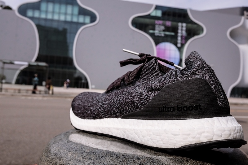 ultra boost 2.0 core black uncaged