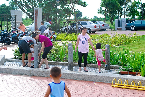  小寶在鹽神公園玩沙