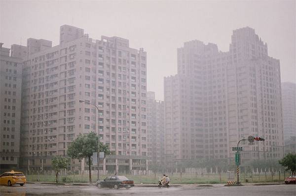 大雨磅礡的高雄