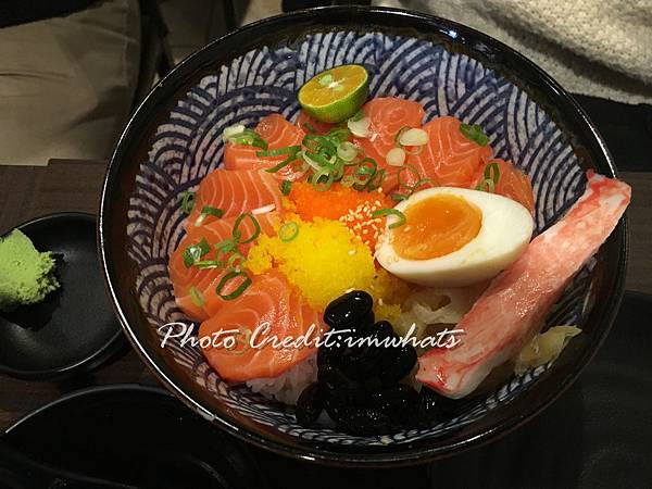 多摩食堂鮭魚生魚片丼.JPG